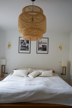 Schlafzimmer Ideen Inspiration Schlafzimmer gestalten skandinavisch Pendelleuchte IKEA SINNERLIG Bambus