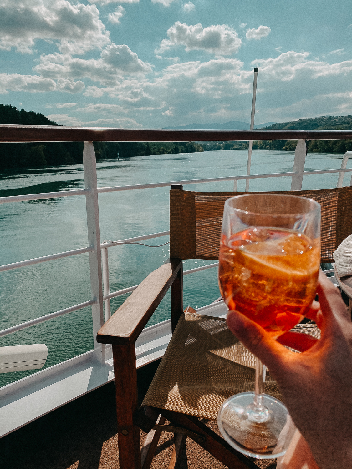 AROSA Flusskreuzfahrt Frankreich A-rosa Bella Schiff Deck Premium All Inklusive Paket Aperol Spritz Rhône Saône entdecken