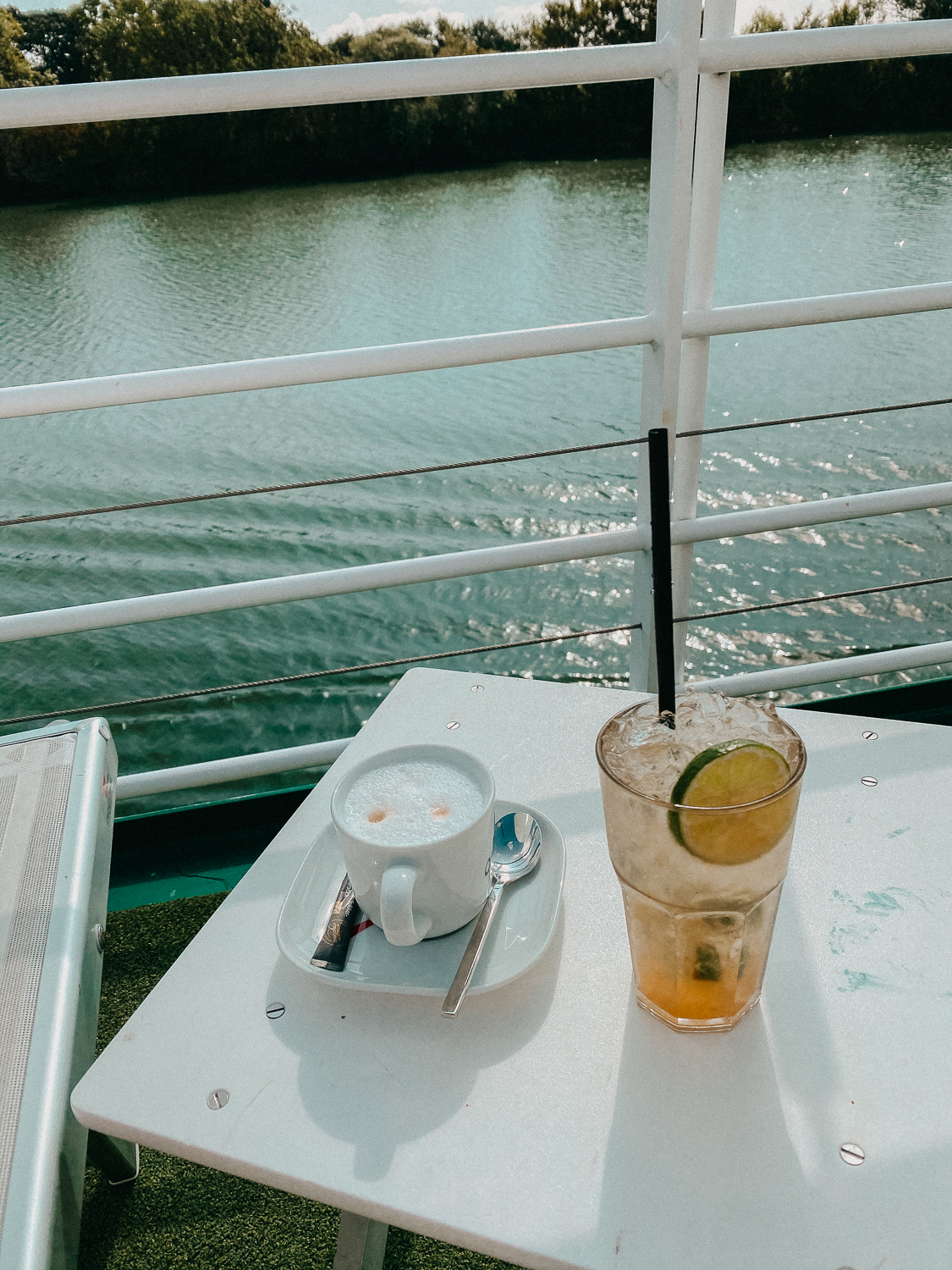 AROSA Flusskreuzfahrt Frankreich A-rosa Bella Schiff Deck Premium Getränkepaket Cocktail Kaffee Rhône Saône entdecken