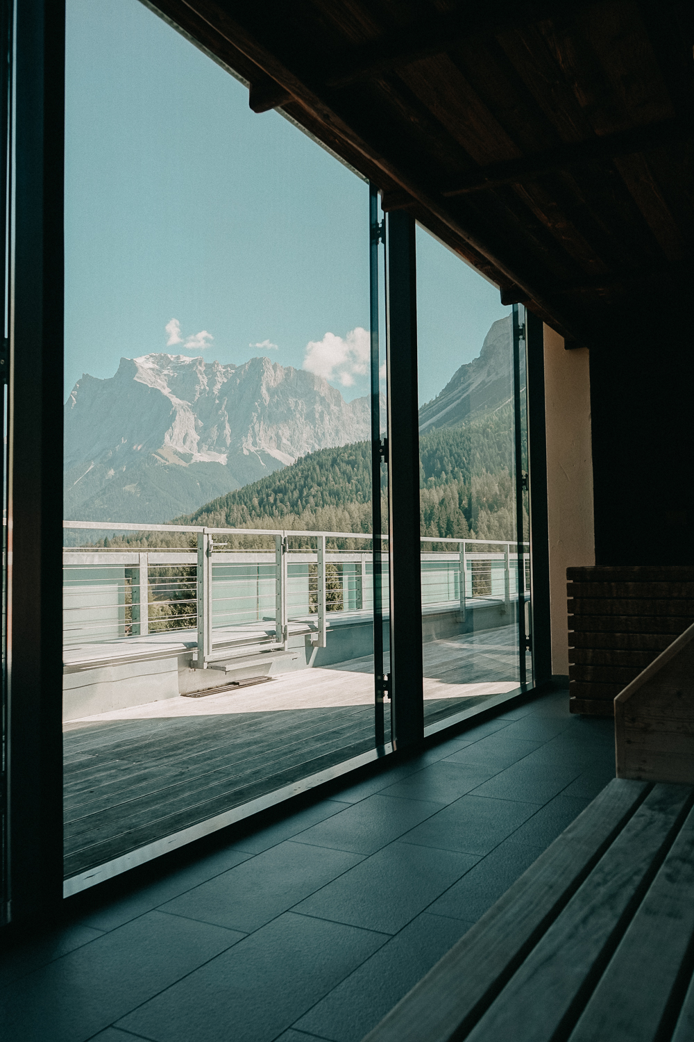 myTirol Panoramasauna Zugspitze Blick Wellnesshotel Tip Familie Reiseblog