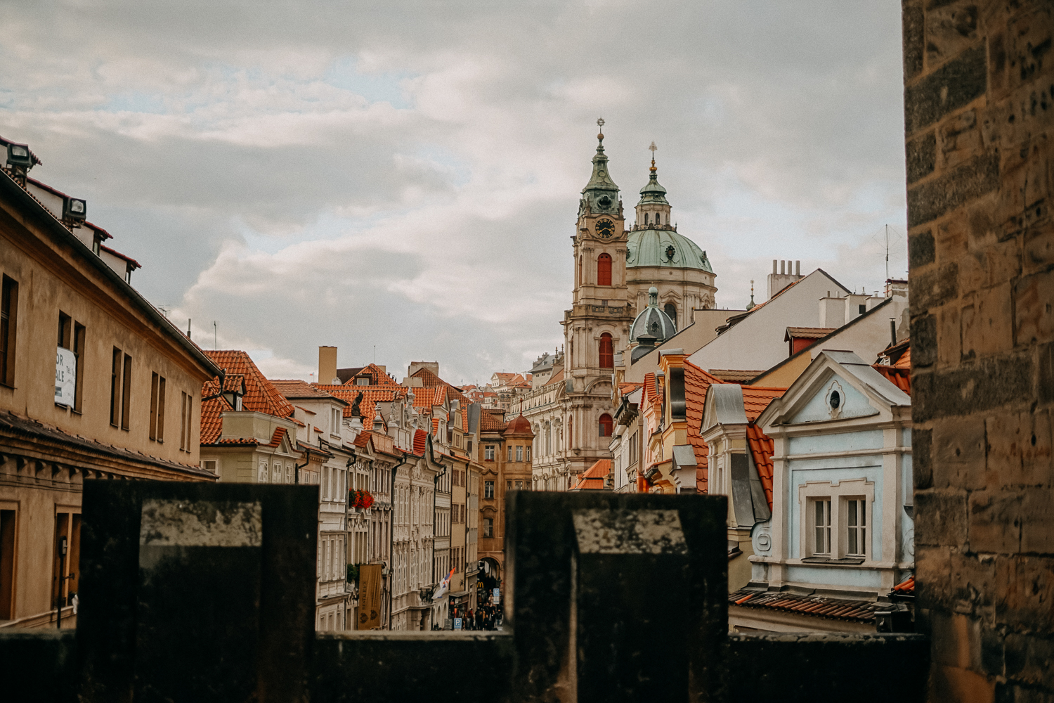 Insider Tipps Prag Prager Türme besichtigen Kleinseitner Turm Aussicht auf St. Nikolaus-Kirche Reiseblog