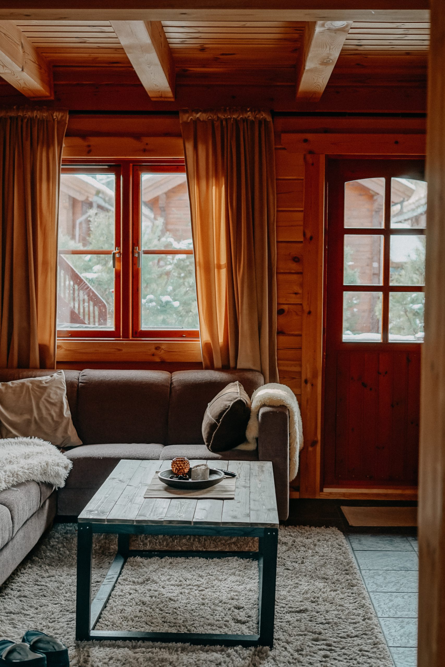 Airbnb Hütte Unterkunft Norwegen Telemark Holzhütte Norwegen Winterurlaub Winterroute Auto Reiseblog Reisen mit Hund Tipps 4