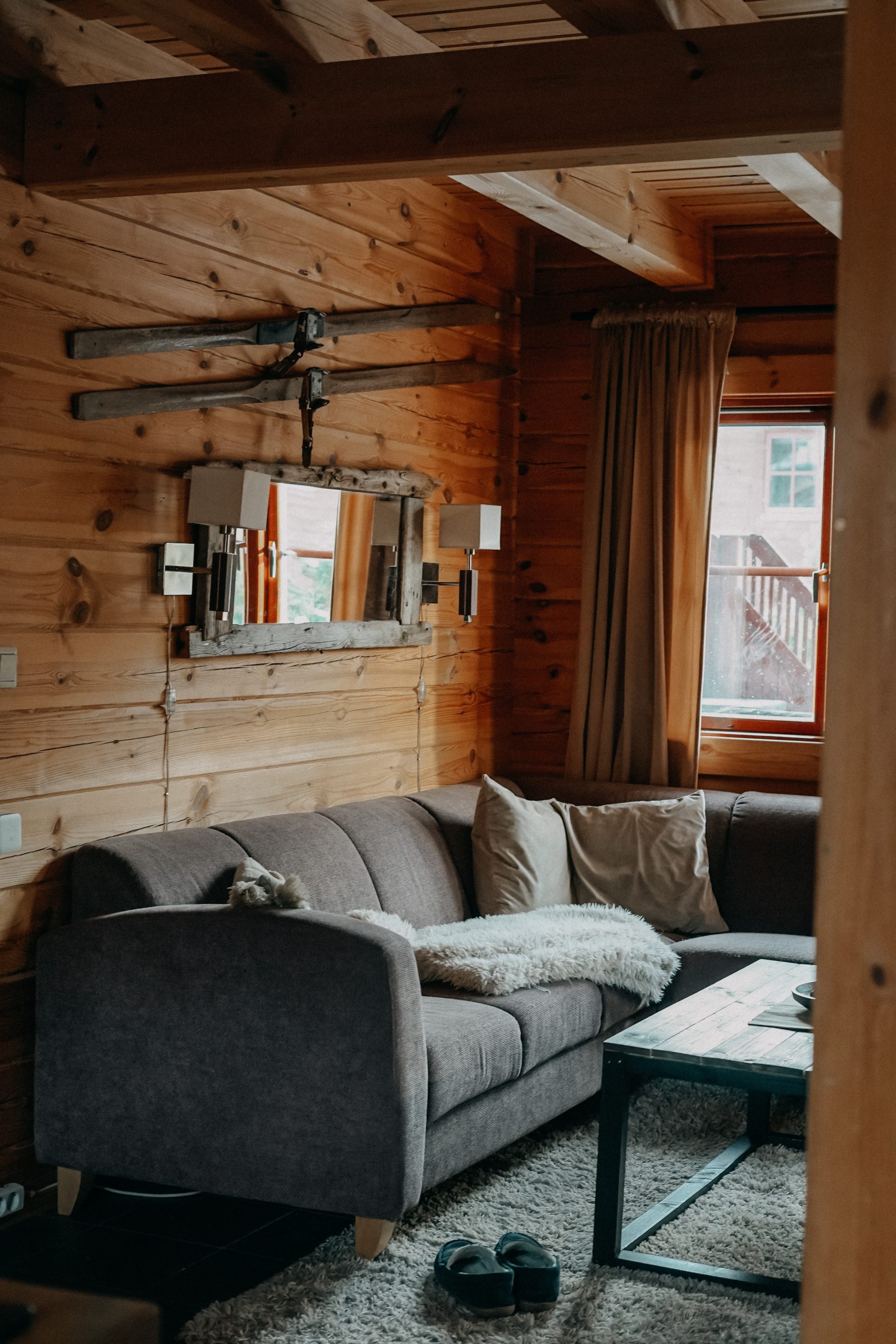 Airbnb Hütte Unterkunft Norwegen Telemark Holzhütte Norwegen Winterurlaub Winterroute Auto Reiseblog Reisen mit Hund Tipps 5