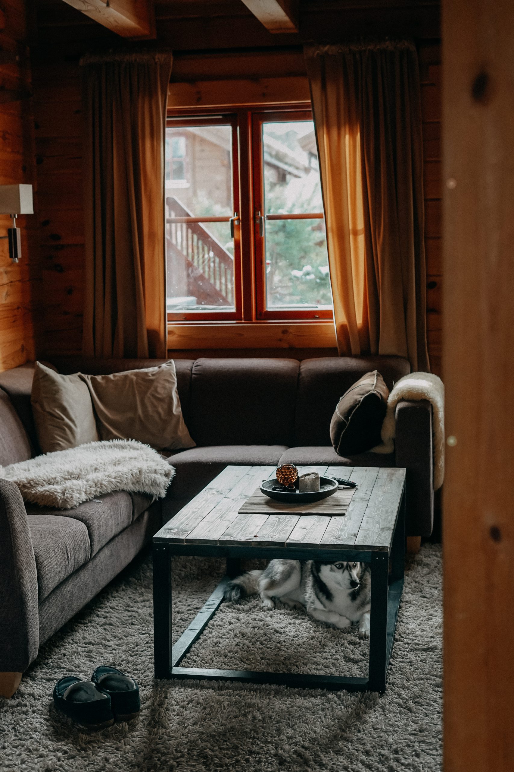 Airbnb Hütte Unterkunft Norwegen Telemark Holzhütte Norwegen Winterurlaub Winterroute Auto Reiseblog Reisen mit Hund Tipps