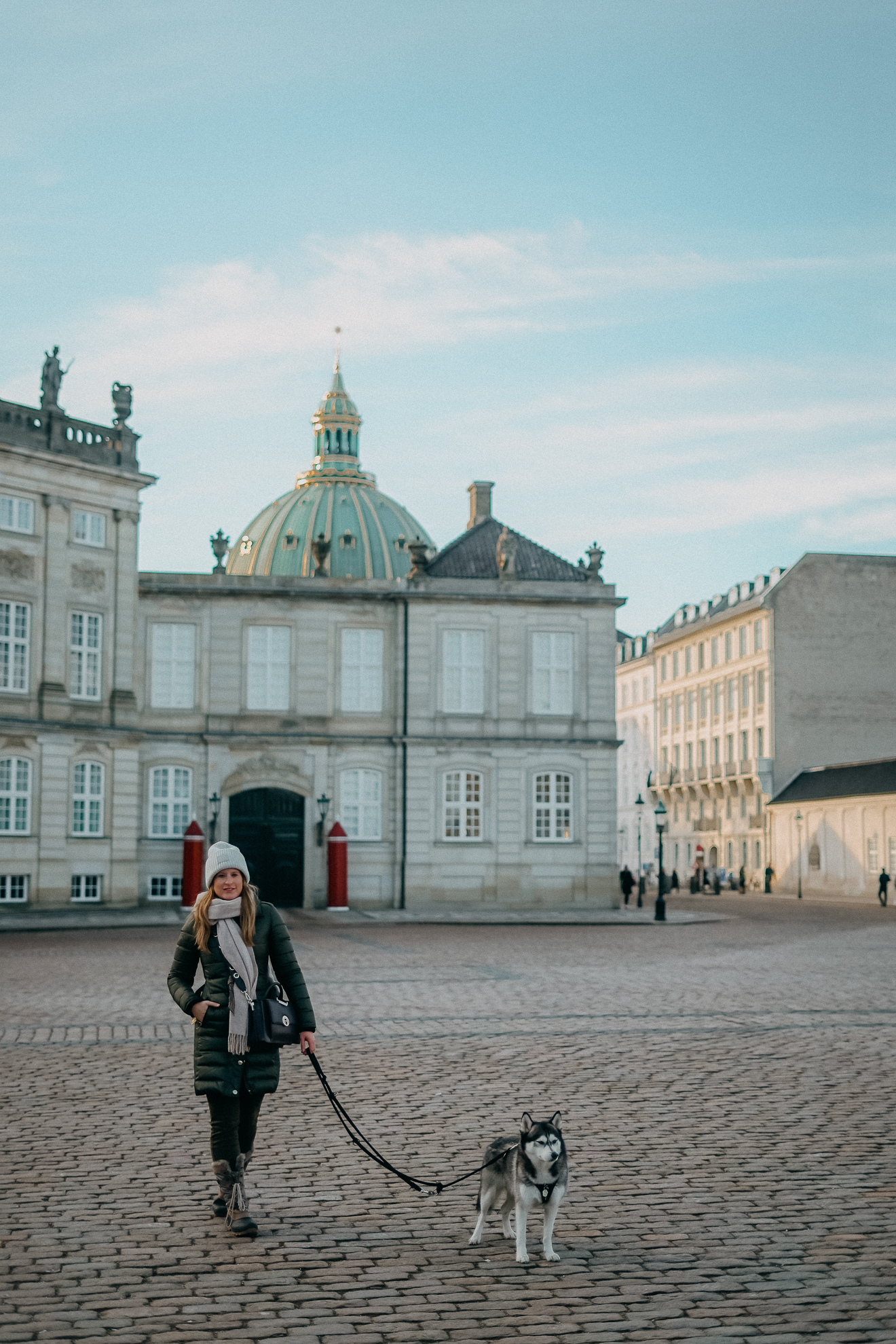 Norwegen Winterurlaub Winterroute Dänemark Kopenhagen Sightseeing mit Hund Schloss Amalienborg Reiseblog Reisen mit Hund Tipps 1