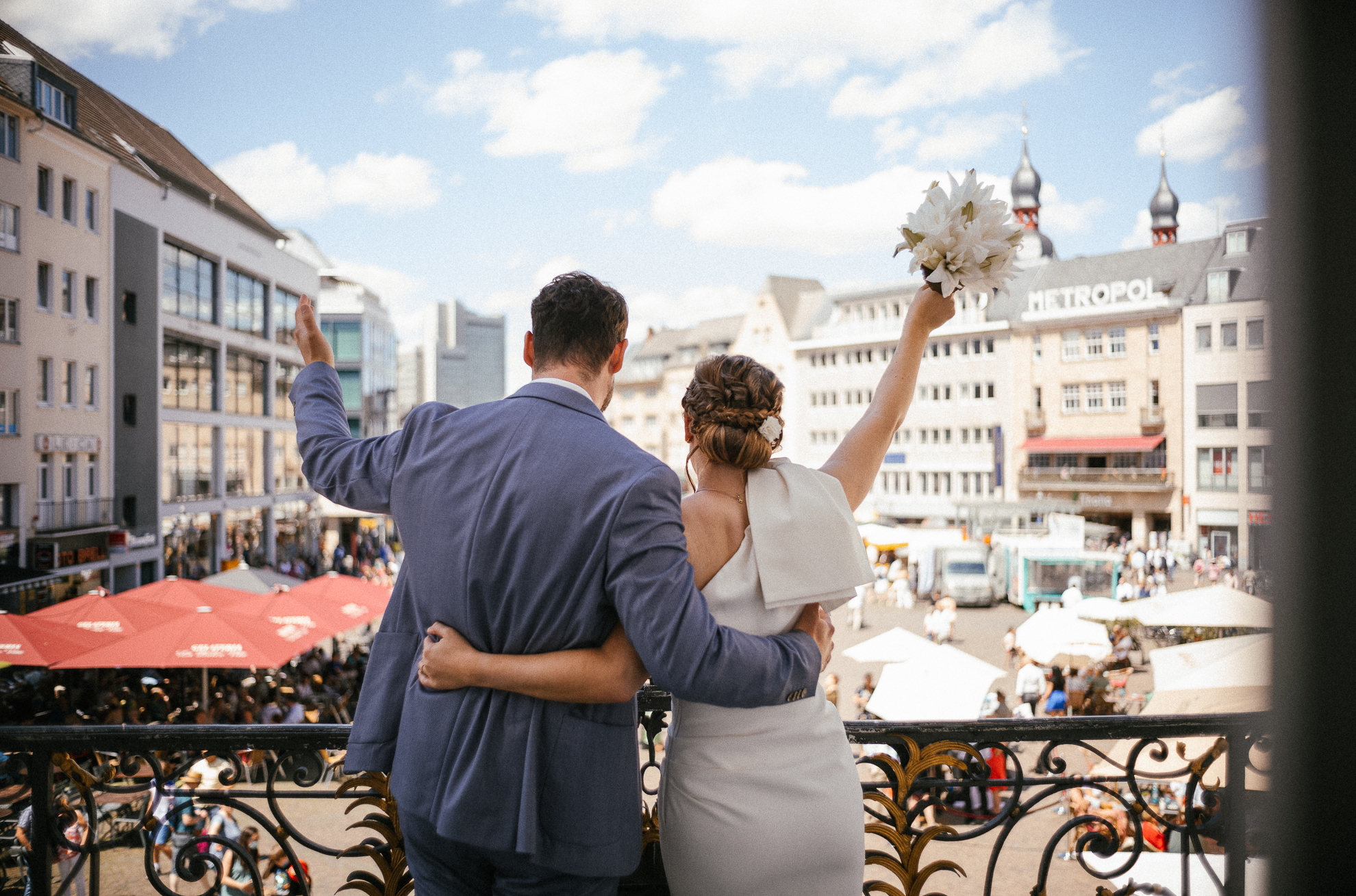 Standesamtliche Hochzeit Bonn altes Rathaus heiraten Brautpaar Standesamt Bonn Markt