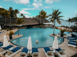 Flitterwochen-Ziel-Flitterwochen-Hotel-Mauritius-Honeymoon-Maritim-Hotel-Resort-Spa-pool-Mauritius-Reiseblog-
