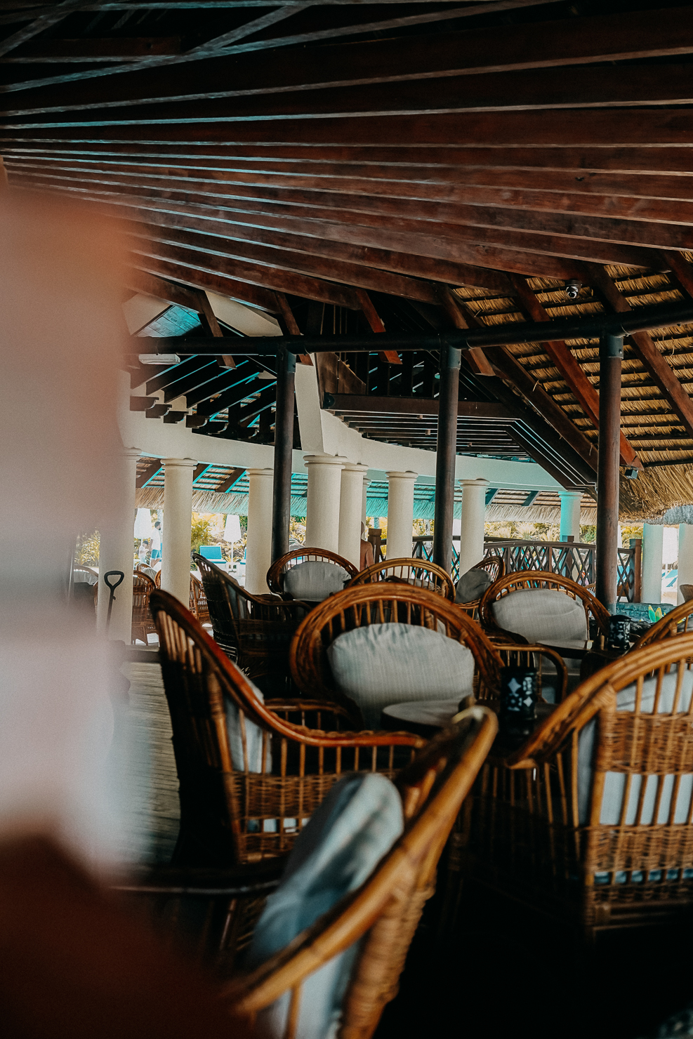 Flitterwochen Ziel Flitterwochen Hotel Mauritius Maritim Hotel Bar Reiseblog