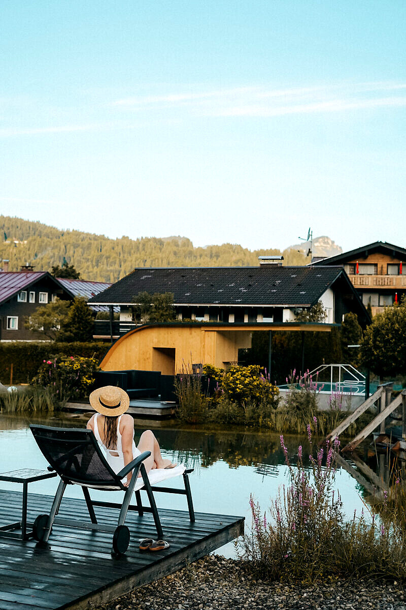 Wellnesshotel Oberstdorf Franks 5 Sterne Luxushotel Naturteich Bergpanorama Reiseblog 1