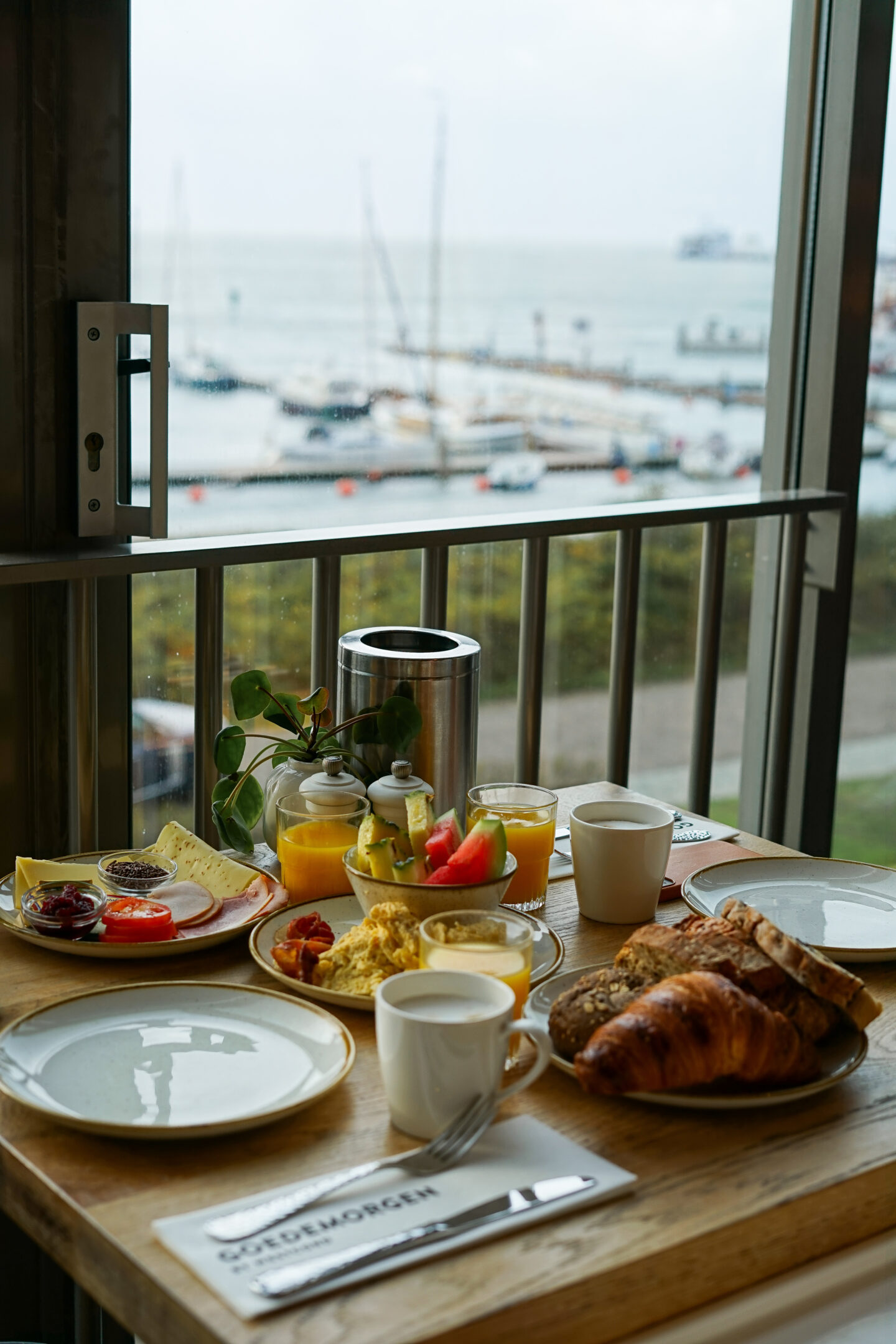 Hotel Terschelling WestCord Schylge Restaurant Frühstücken Meerblick